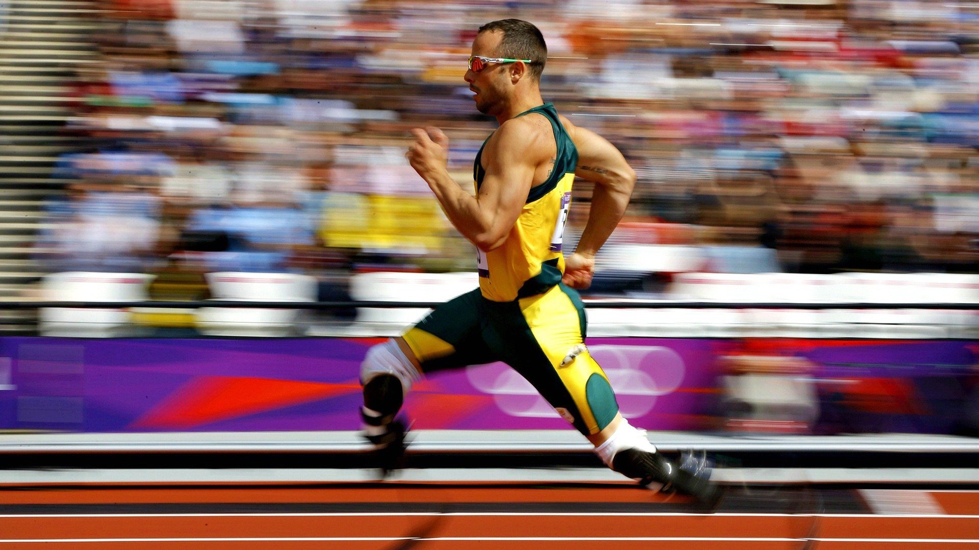 球场上的“科技范”：最新装备如何提升比赛体验，球场装备哥是什么意思